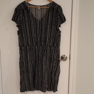 Black & white flutter sleeve dress